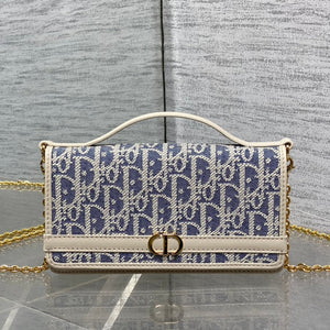 Montaigne New Color-Blocked Chain WOC Bag