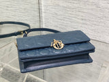 Dark Blue Pearl Clutch Rattan Lattice, Chain Detail & Practical Design
