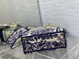 Dark Blue Lady Tiger Sculptural Embroidery, Retro-Chic & Romantic