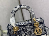 Lady Five-grid Dark Blue Tiger Sculptural Embroidery & Retro Romance