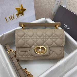 huor New Jolie Pearl Handle, Rattan Lattice & Multi-Compartment Design
