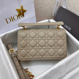 huor New Jolie Pearl Handle, Rattan Lattice & Multi-Compartment Design