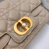 huor New Jolie Pearl Handle, Rattan Lattice & Multi-Compartment Design